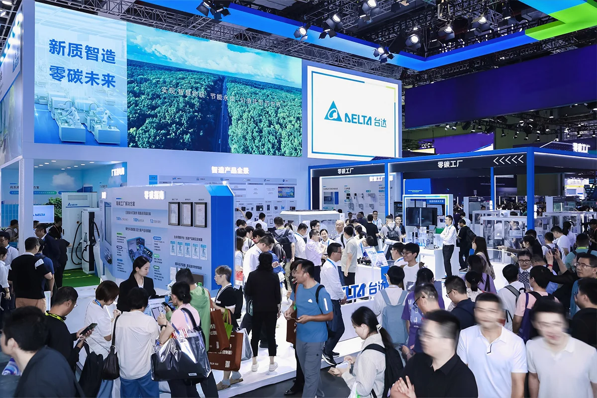 A bustling crowd explored Delta's booth at CIIF 2024