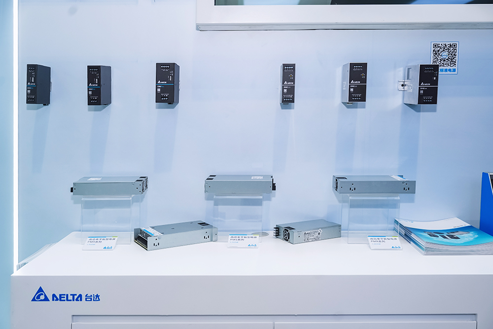 The new PMS series adopts the PMBus® communication protocol for real-time and remote monitoring